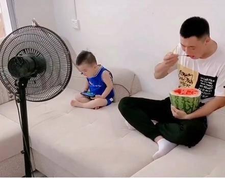 带娃吃瓜好吗,共享欢乐时光