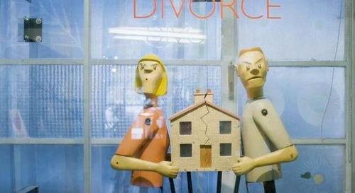 吃瓜情侣游戏厅,甜蜜碰撞！吃瓜情侣在游戏厅的欢乐时光