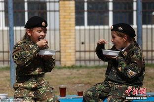 军官吃瓜合集,揭秘军营里的趣味瞬间