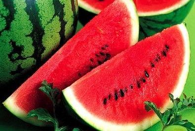 晚上吃西瓜还是吃网纹瓜,西瓜与网纹瓜的甜蜜对决